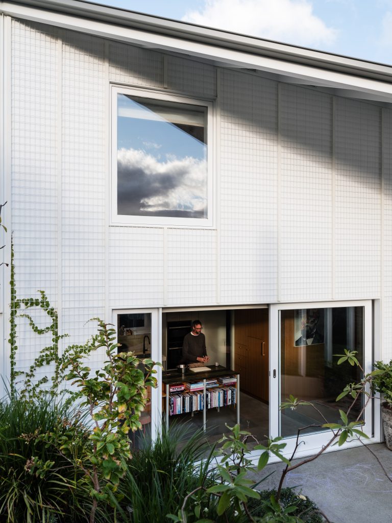 Pedder Street House exterior, photo by Adam Gibson